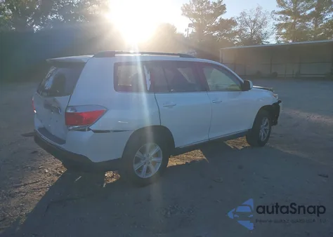 2013 Toyota Highlander z USA, uszkodzony, nr VIN 5TDZA3EH3DS041407